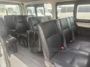 Toyota HiAce 2010 White