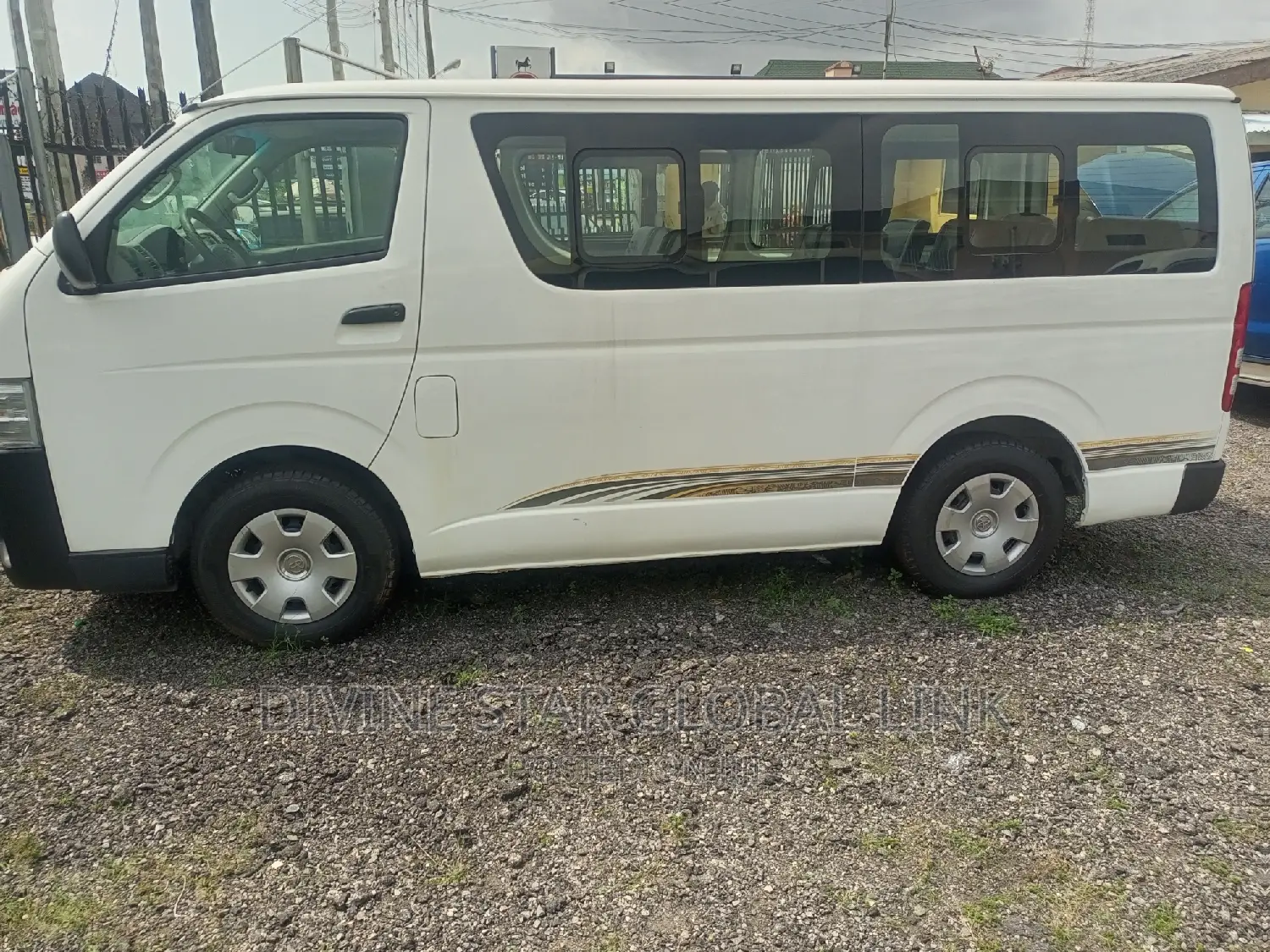 Toyota HiAce 2010 White