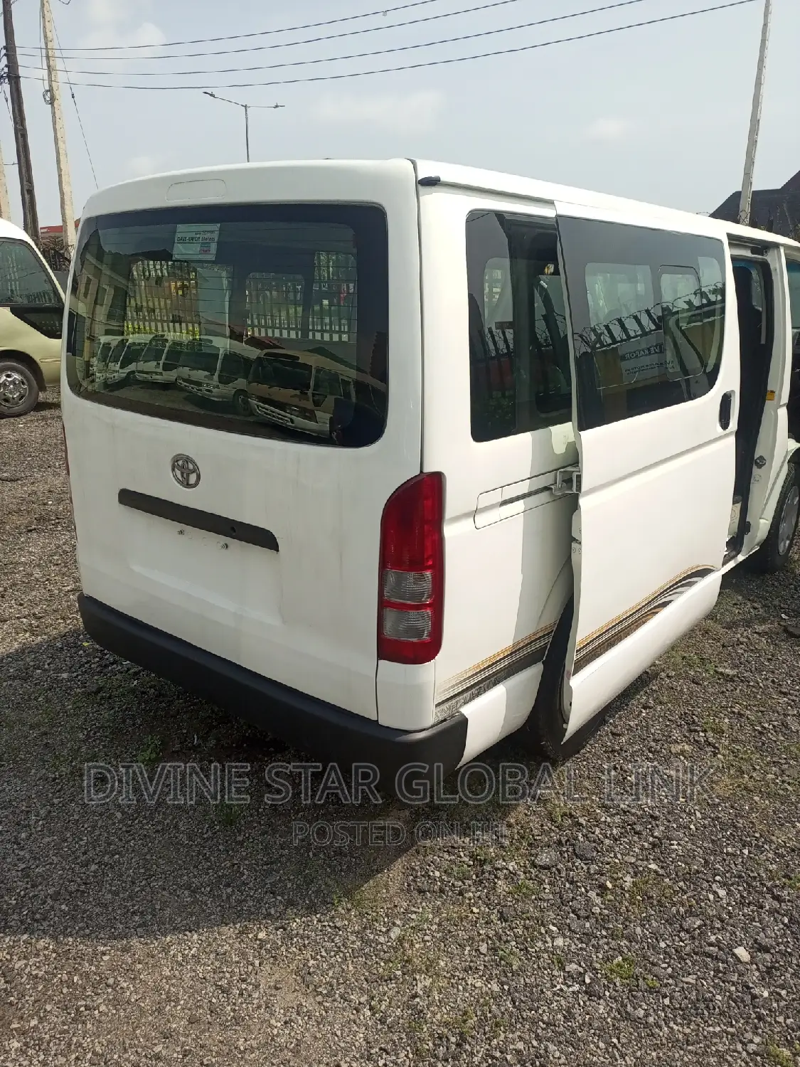 Toyota HiAce 2010 White