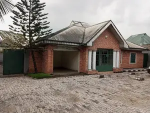 Photo - 4bdrm Bungalow in Eliohani, Off, Port-Harcourt for sale