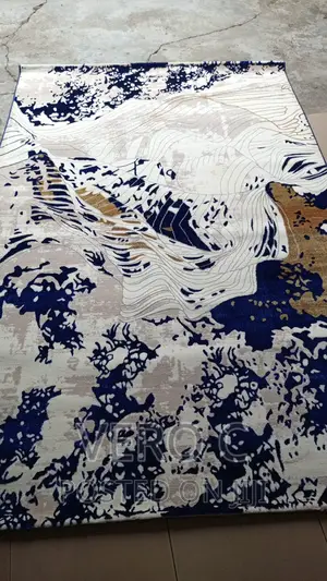 Quality Turkish Standard Centre Rug.