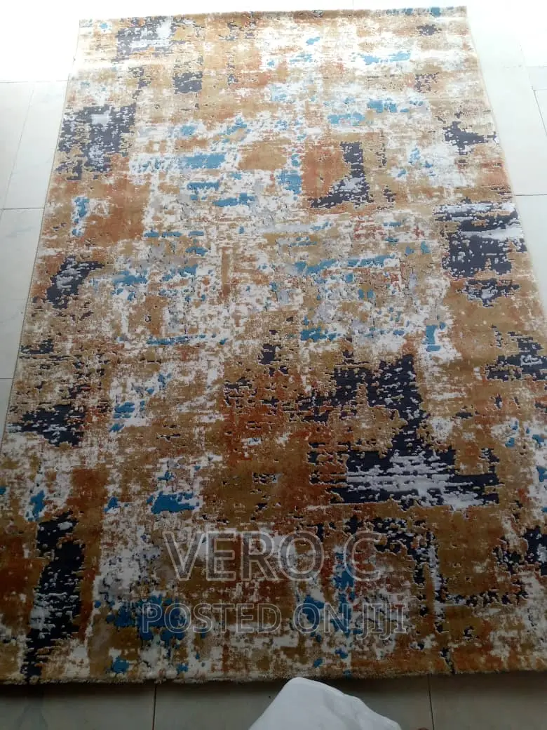 Quality Turkish Standard Centre Rug.