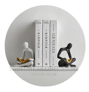 Thinkers Status Decoration