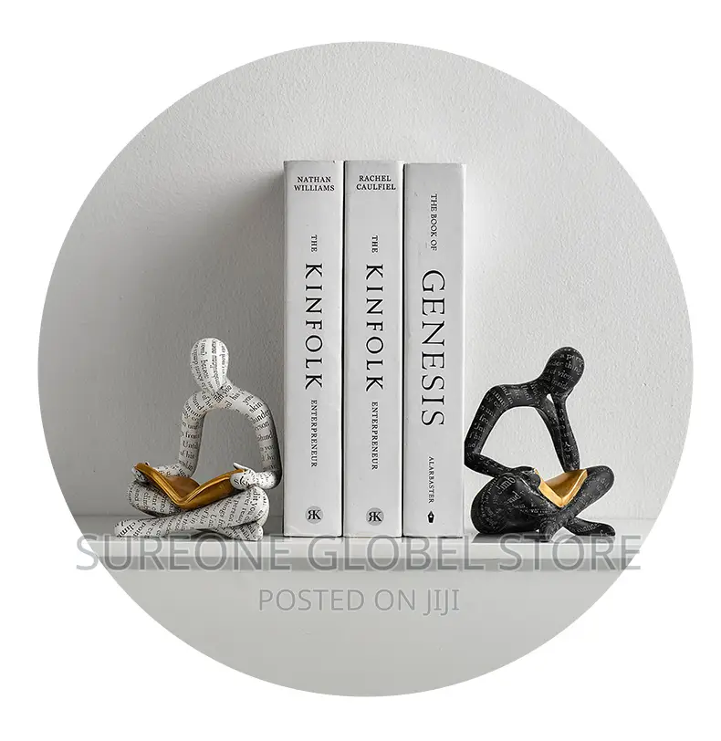 Thinkers Status Decoration