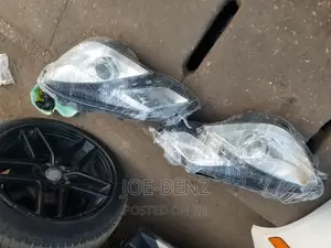 E350 2010 Set of Headlights