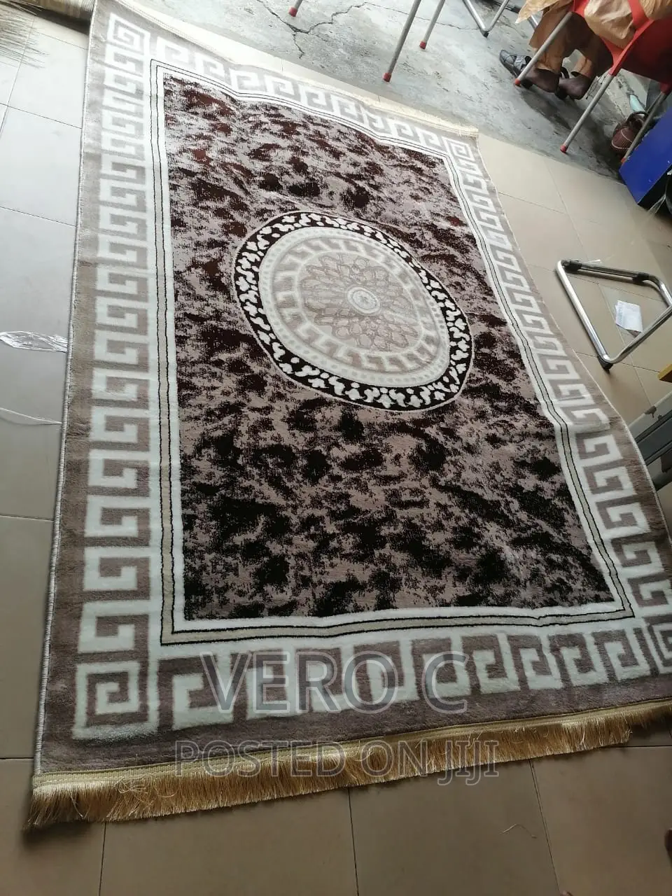 Quality Turkish Standard Centre Rug.