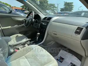 Toyota Corolla 2010 Gold