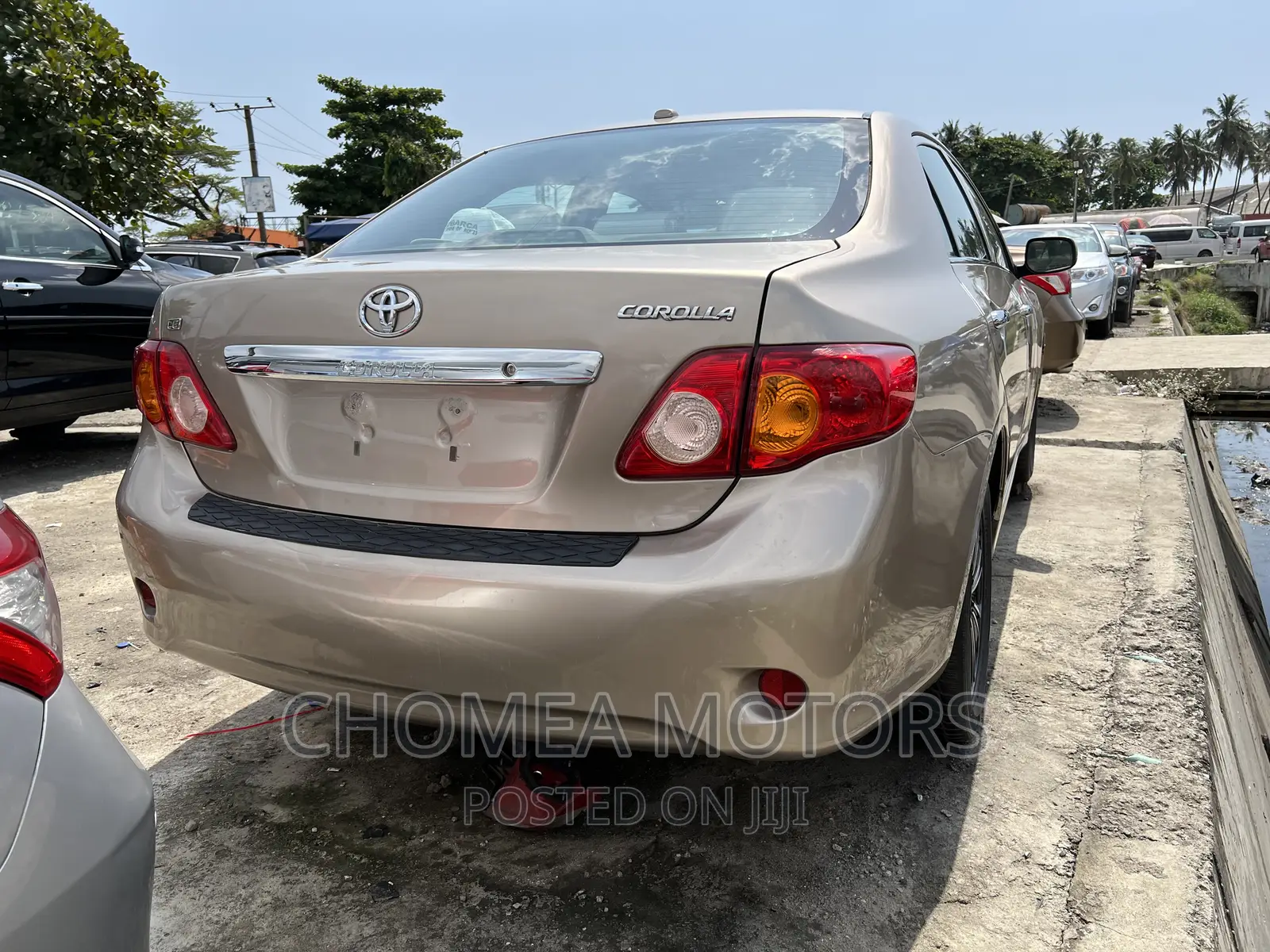 Toyota Corolla 2010 Gold