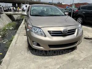 Toyota Corolla 2010 Gold