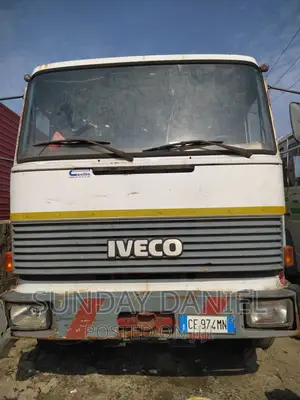 Iveco 12 Tone Hiab 8 Tyres Tokunbo