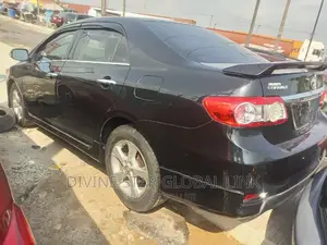 Toyota Corolla 2012 Black