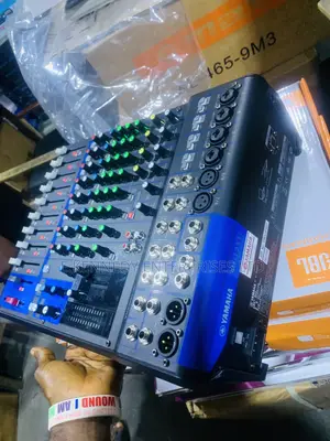 Professional Yamaha Mg12xu Mixing Console