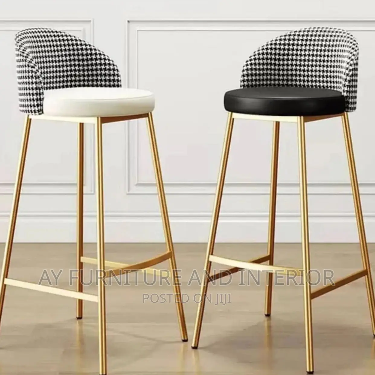 Bar Stool (High Leg)