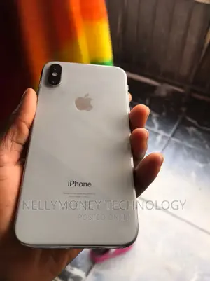 Apple iPhone X 64 GB White