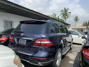 Mercedes-Benz M Class ML 350 BlueTEC 4Matic 2012 Blue