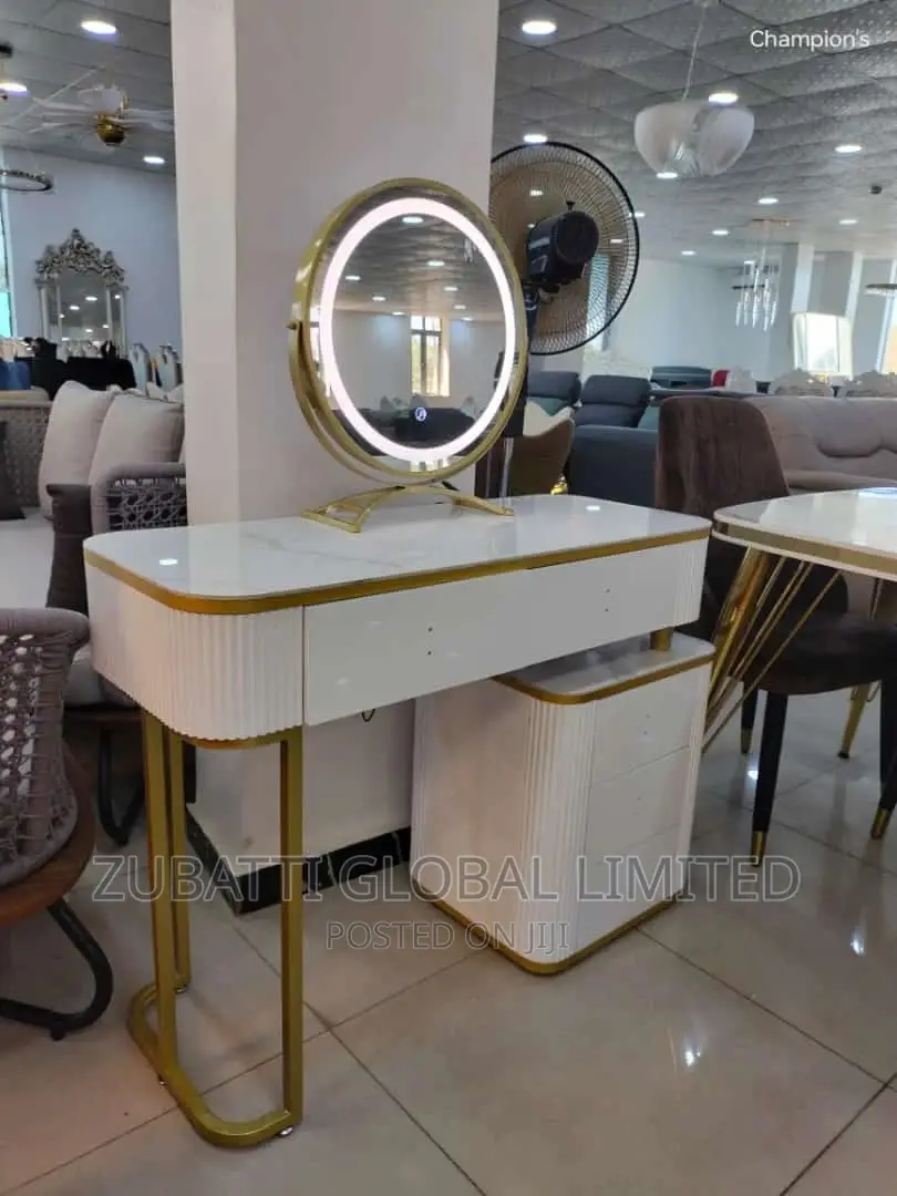 Makeup Dressing Mirror With Nordic Light