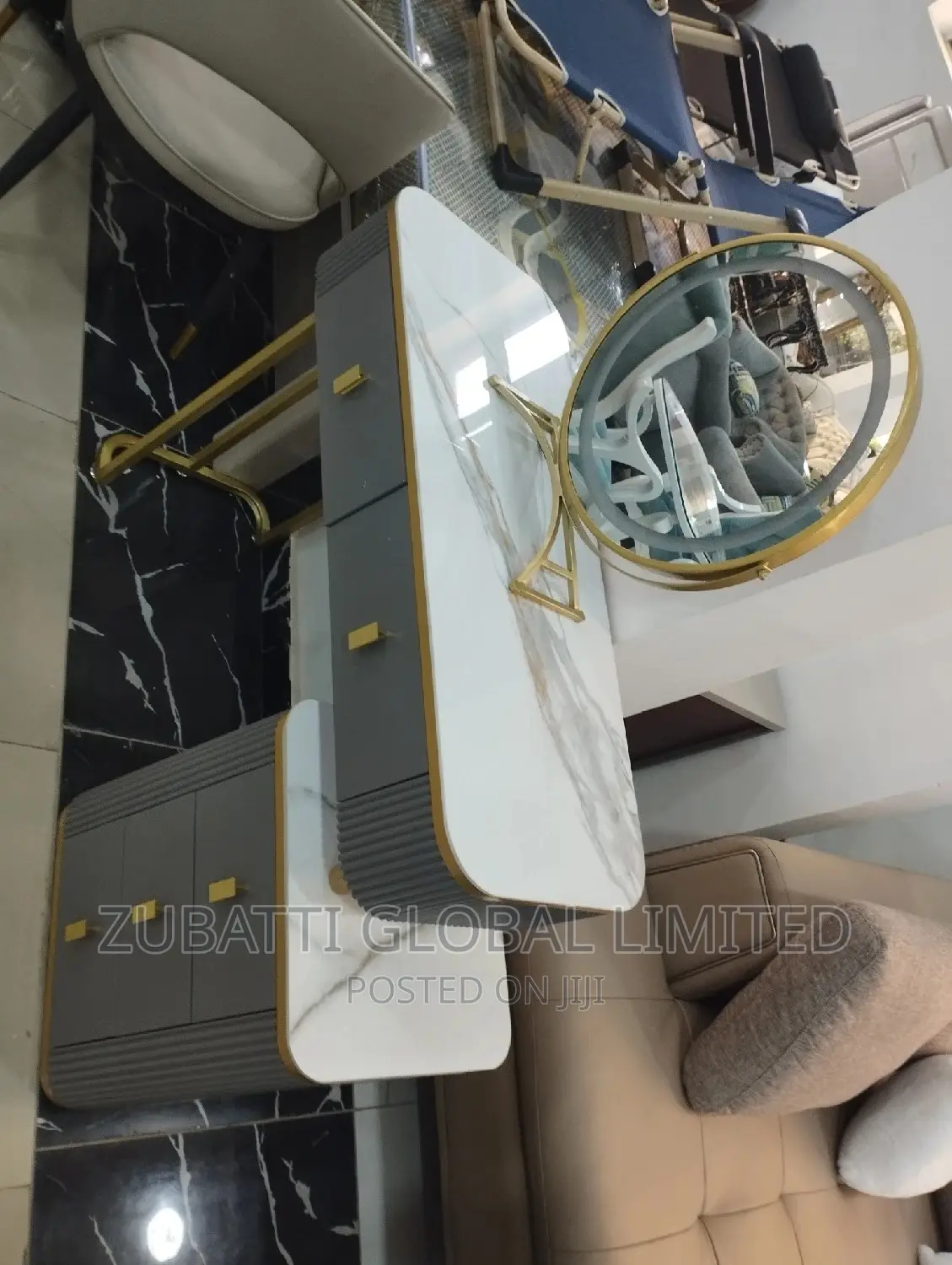 Makeup Dressing Mirror With Nordic Light