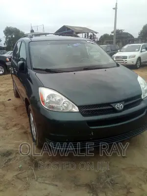 For Hire Toyota Sienna 2005/2010