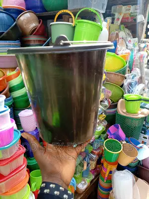 11 Liters Bathroom Bucket
