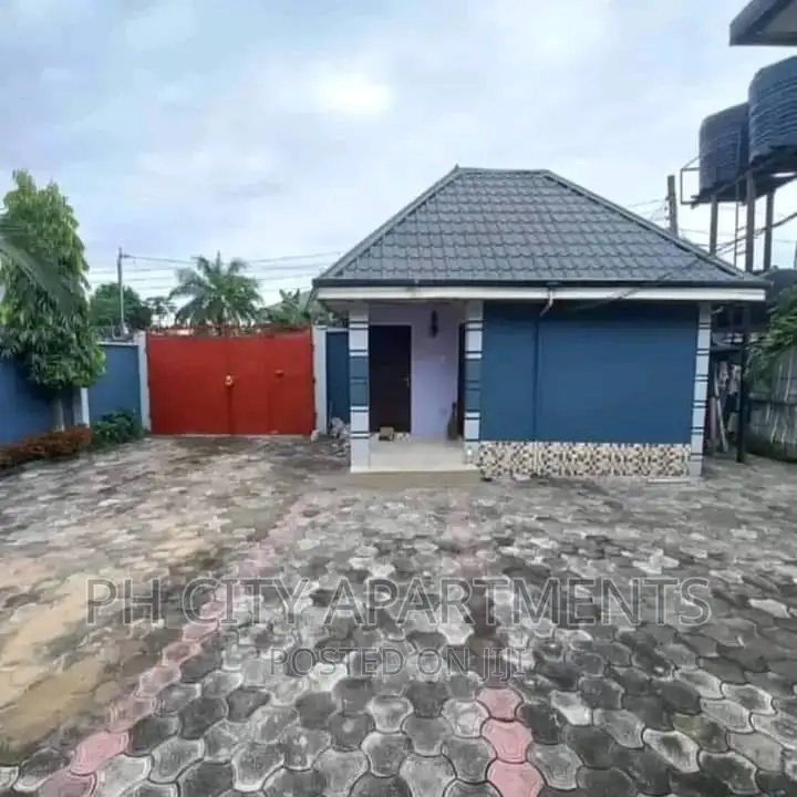 4bdrm Bungalow in Eliozu for sale