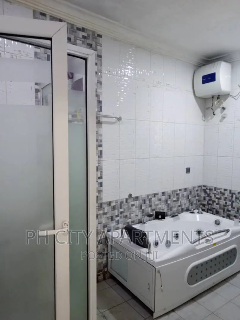 4bdrm Bungalow in Eliozu for sale
