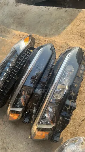 Headlight 2023 Honda Civic Available