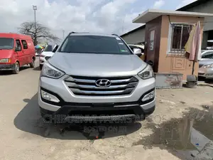 Hyundai Santa Fe GLS 4dr SUV AWD (3.3L 6cyl 6A) 2014 Silver