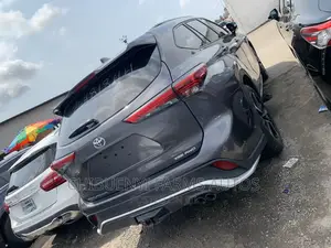 Toyota Highlander XSE 2022 Gray