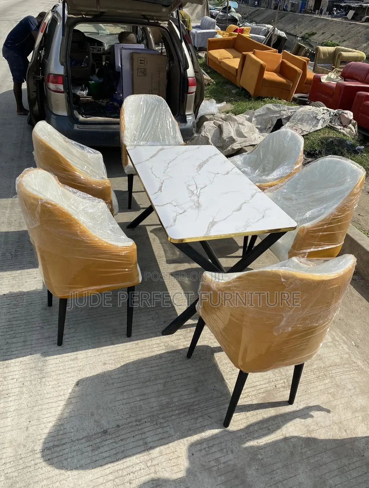 Quality Dining Table With 6 Chairs