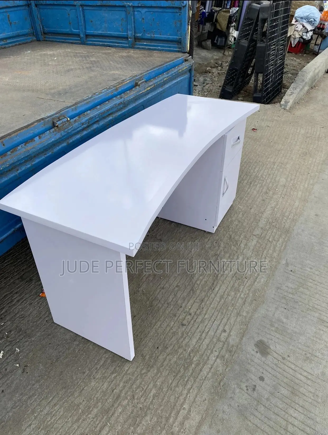 Quality Curved Office Table
