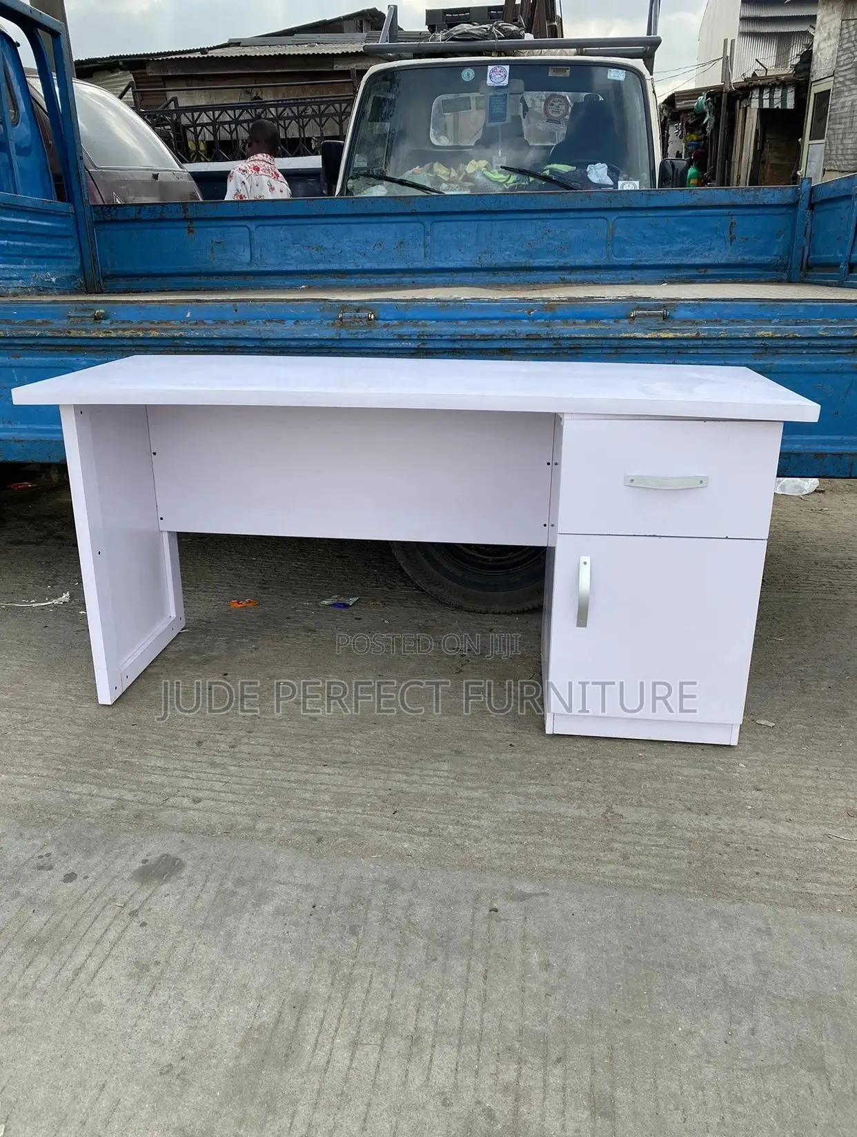 Quality Curved Office Table