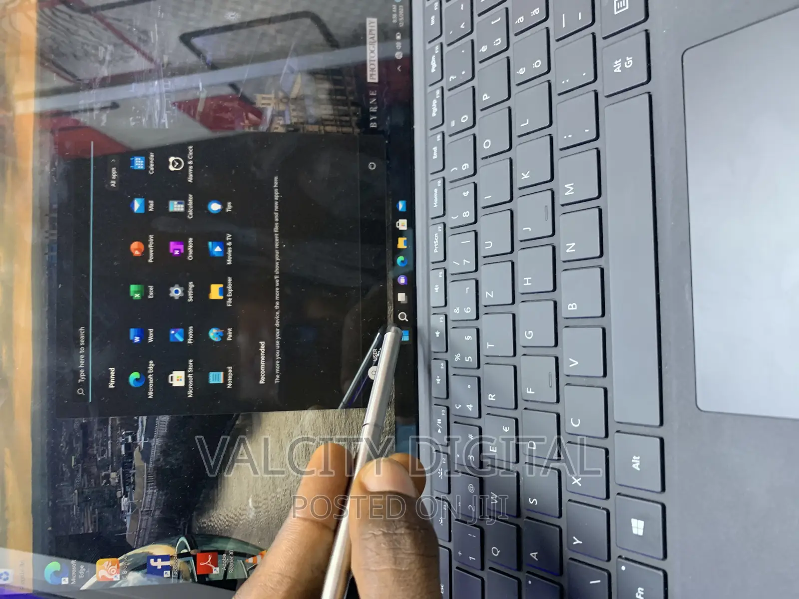 Universal Stylus Pen and Regular Pen Combine