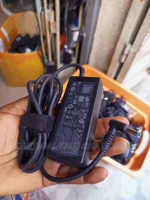 Photo - Blue Pin Adapter (45w)