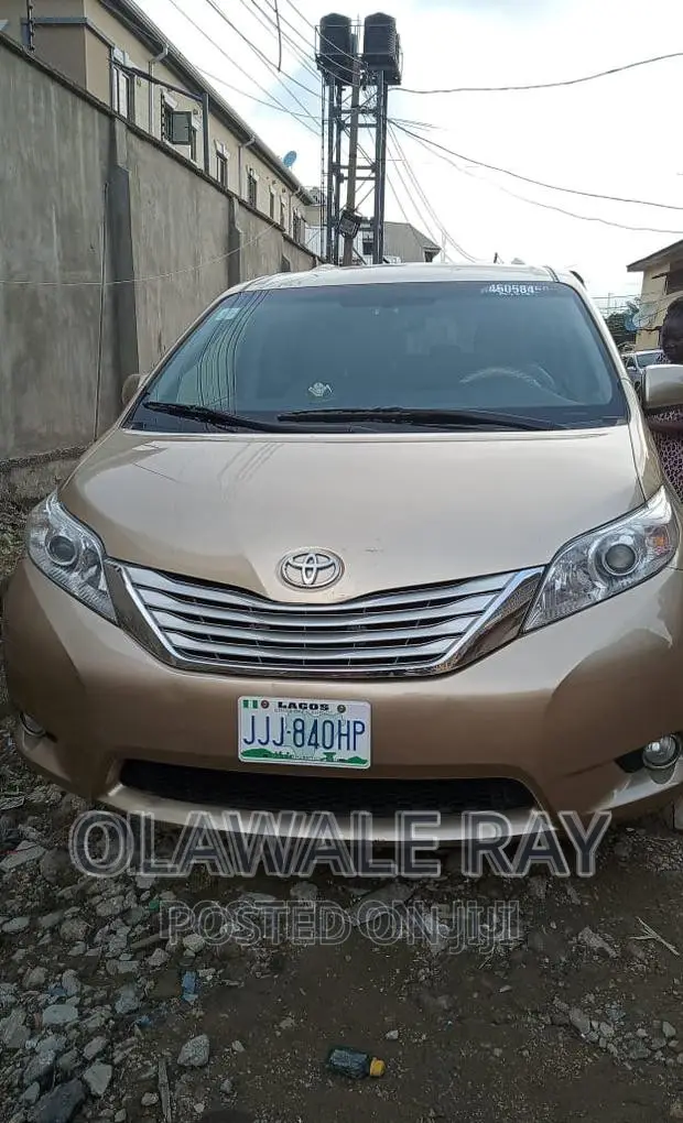 For Hire Toyota Sienna 2005/2010