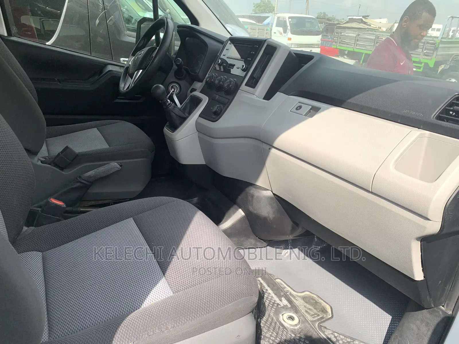 Toyota HiAce 2019 White