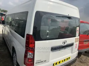 Toyota HiAce 2019 White