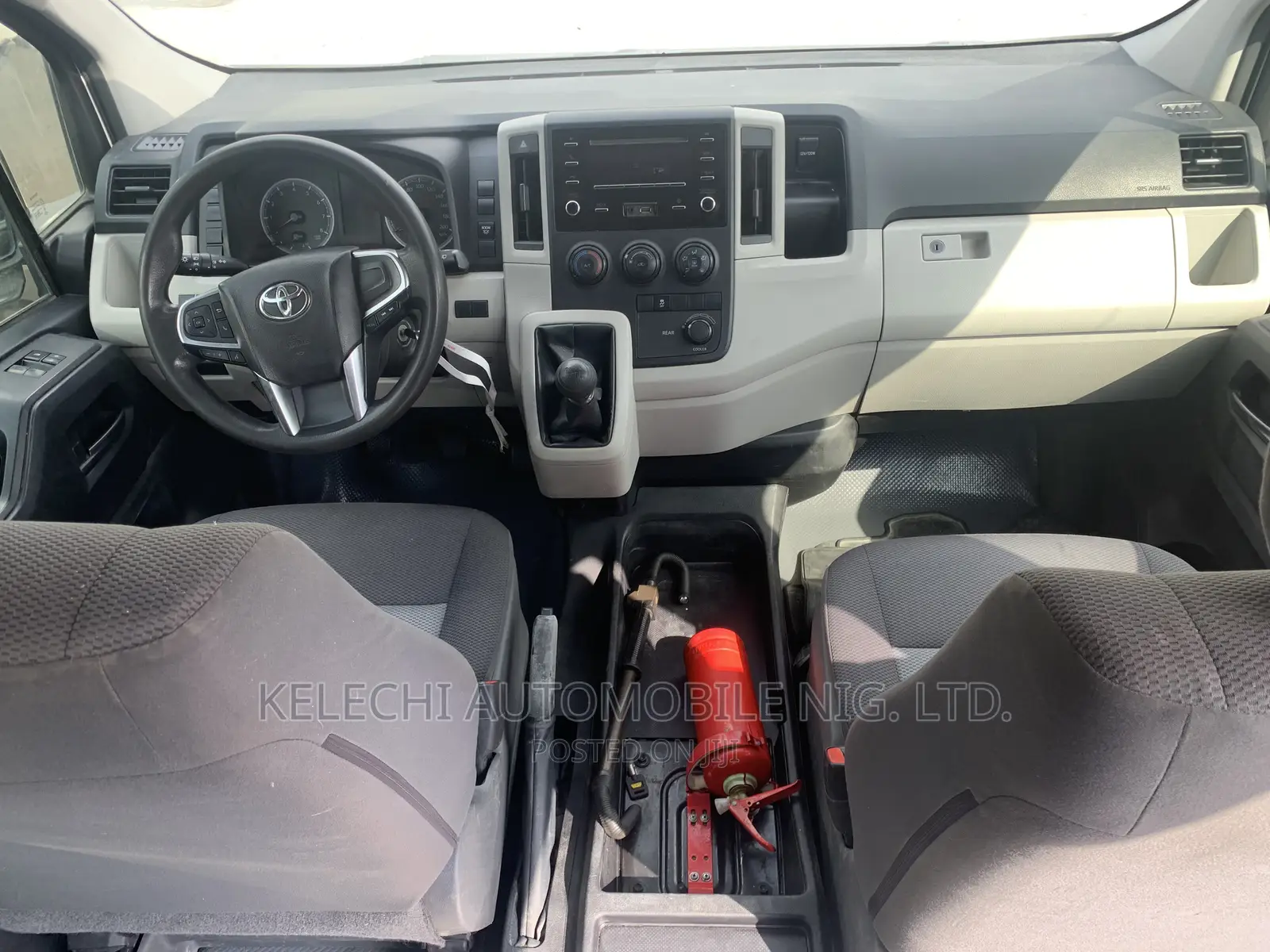 Toyota HiAce 2019 White