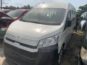 Toyota HiAce 2019 White