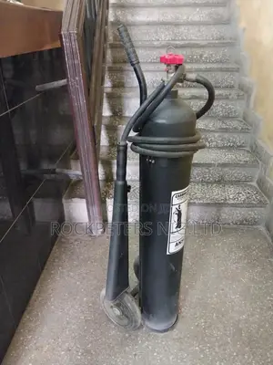 Carbon Dioxide Store Pressure Fire Extinguisher 12kg
