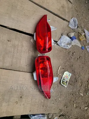 Avensis 2012 Bumper Lights