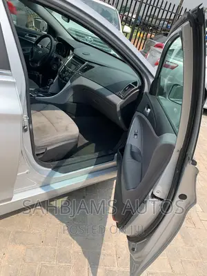 Hyundai Sonata GLS 4dr Sedan (2.4L 4cyl 6A) 2014 Silver