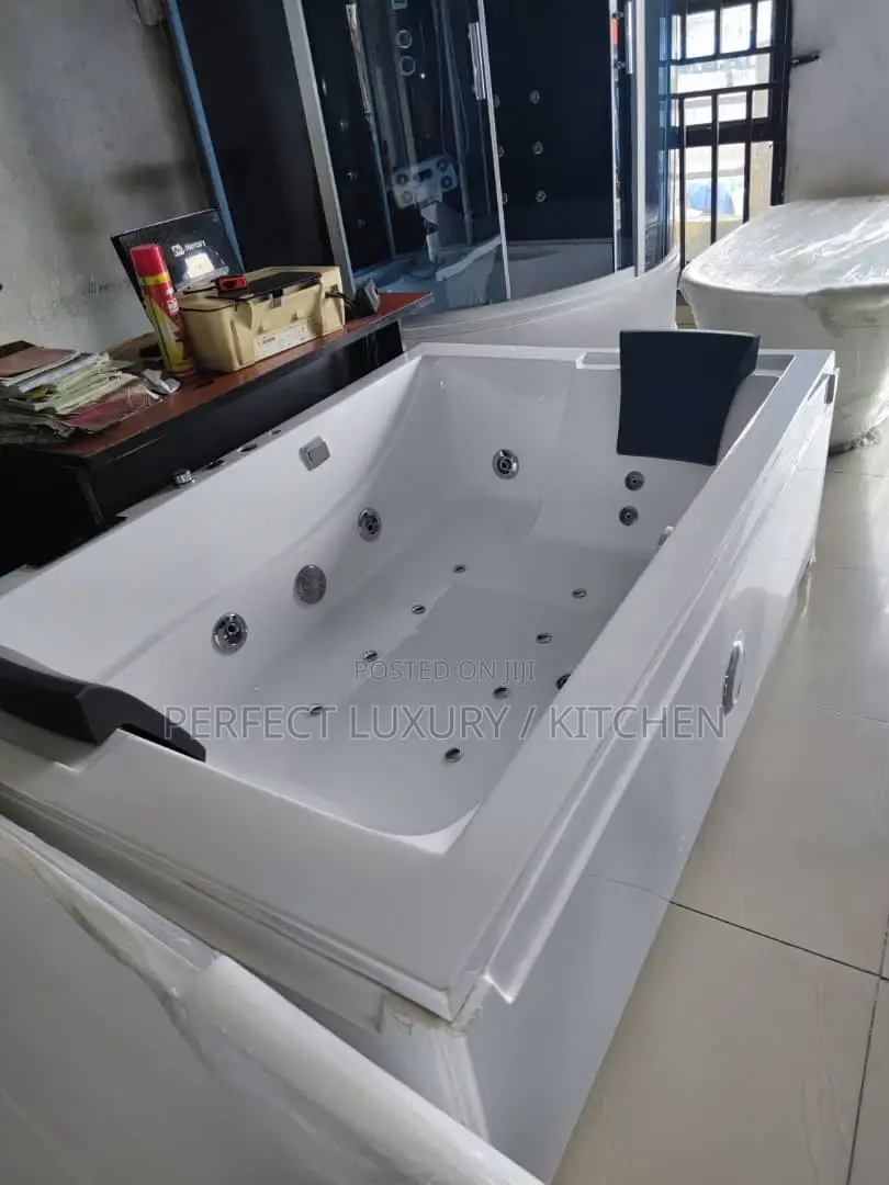 White Square Double Jacuzzi