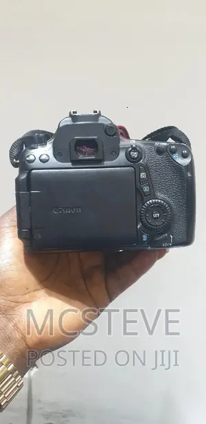 Canon EOS 70D With 18 - 135MM Lens
