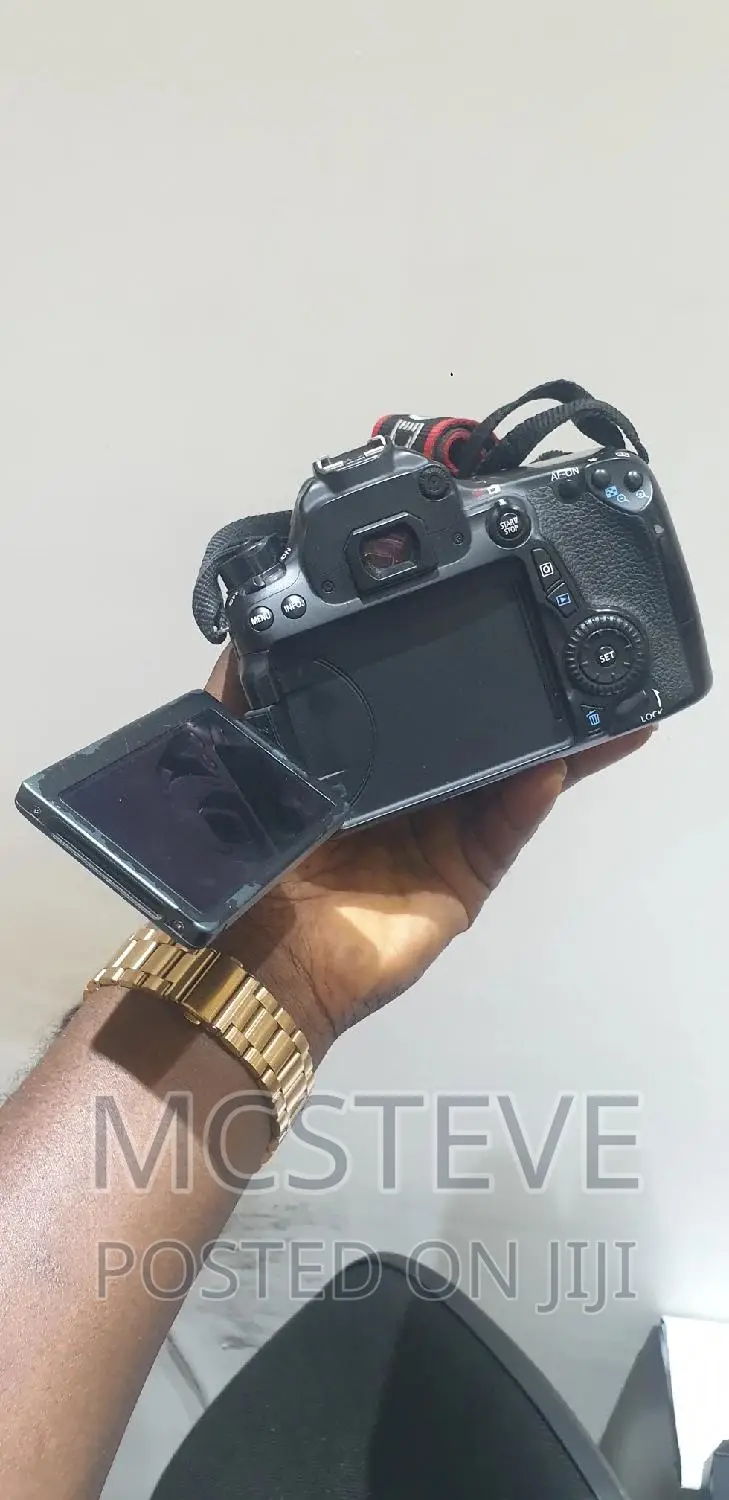 Canon EOS 70D With 18 - 135MM Lens