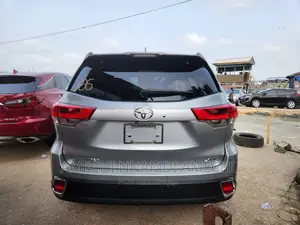 Toyota Highlander 2017 Silver