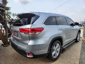 Toyota Highlander 2017 Silver
