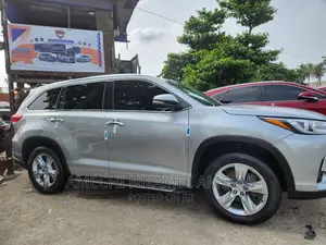 Toyota Highlander 2017 Silver