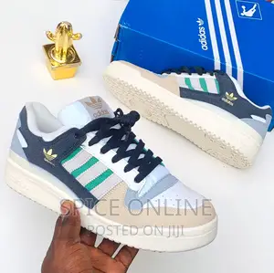 TM: Adidas Sneakers