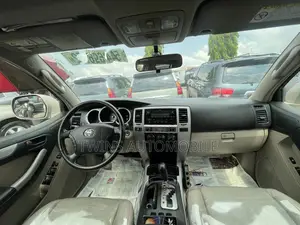 Toyota 4-Runner Limited V6 2005 Gold