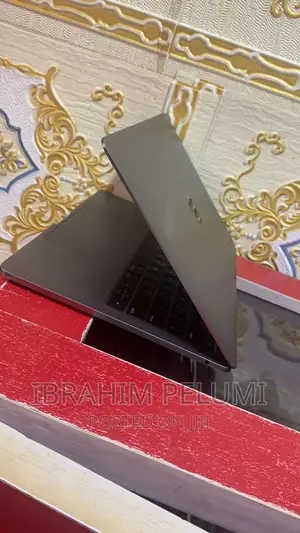 Laptop Apple MacBook 2017 8GB Intel Core I5 SSD 256GB